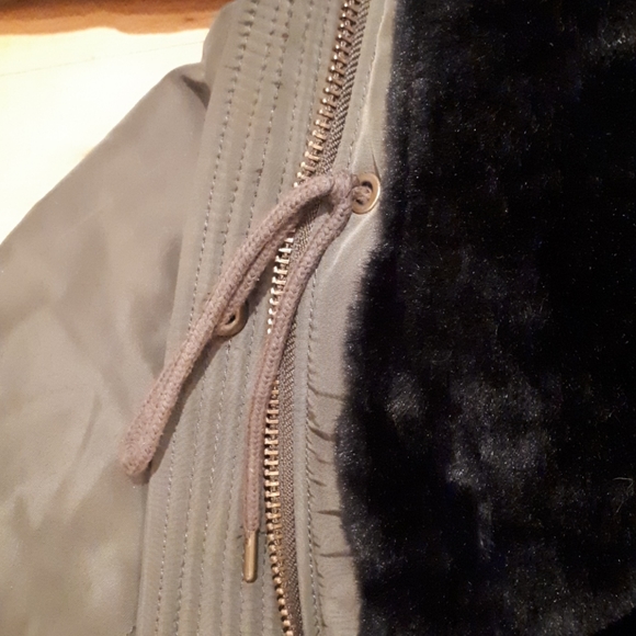 Gap Permaloft Small Parka - Picture 7 of 9